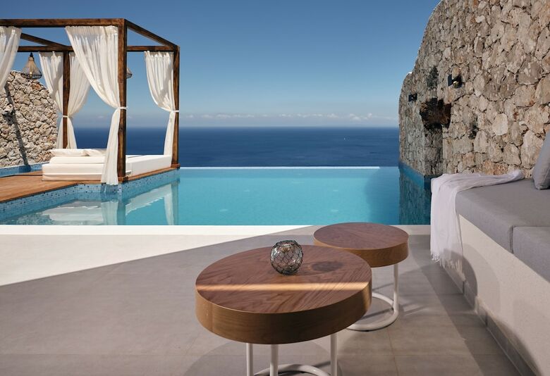 Emerald Villas & Suites