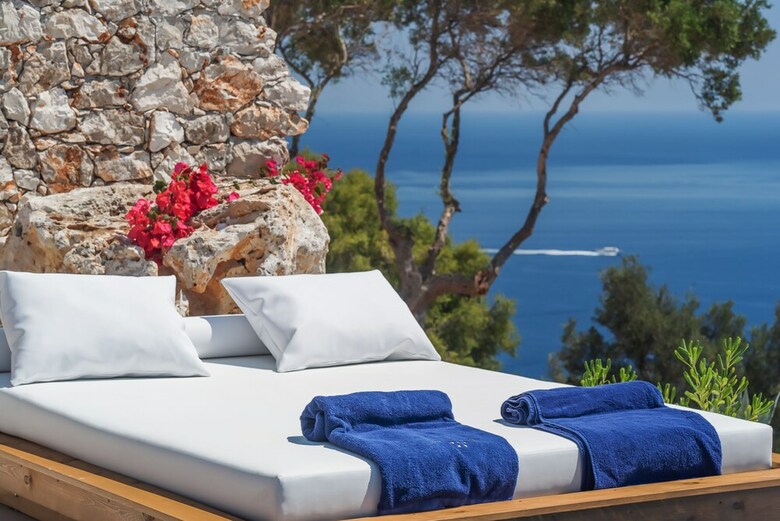 Emerald Villas & Suites
