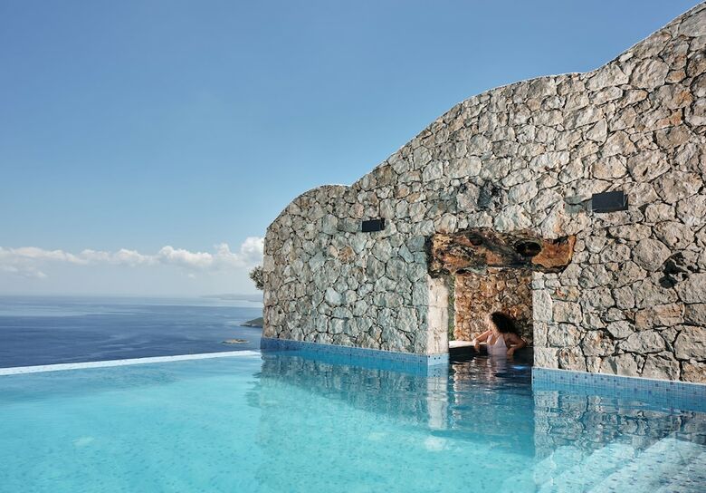 Emerald Villas & Suites