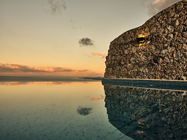 Emerald Villas & Suites