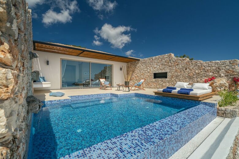 Emerald Villas & Suites