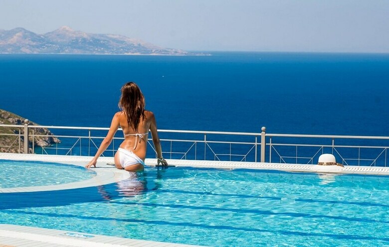 Emerald Villas & Suites