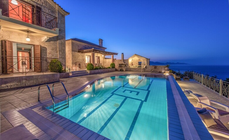 Emerald Villas & Suites