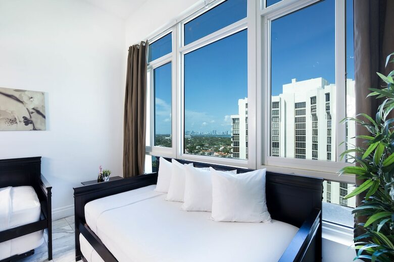 Aparthotel New Point Miami Beach Apartments