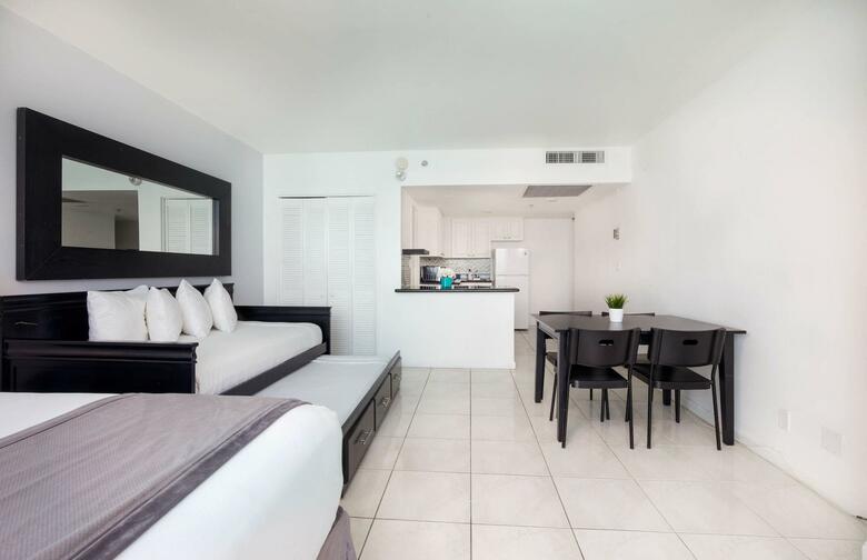 Aparthotel New Point Miami Beach Apartments