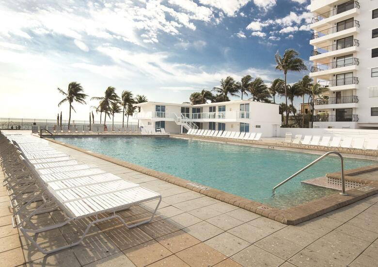 Aparthotel New Point Miami Beach Apartments