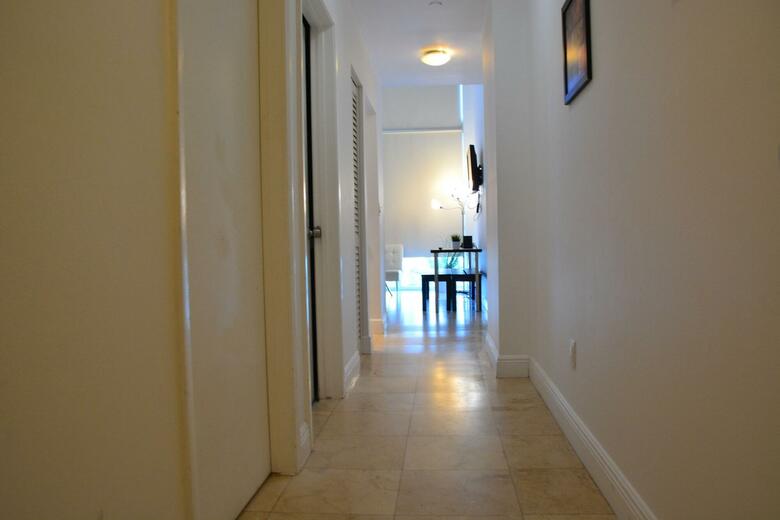Aparthotel New Point Miami Beach Apartments