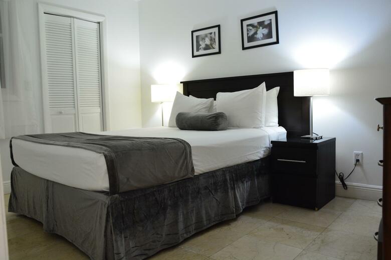 Aparthotel New Point Miami Beach Apartments
