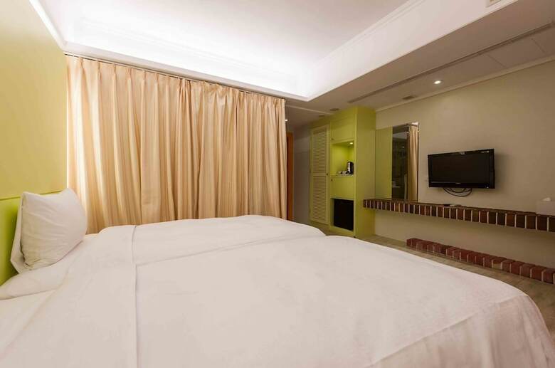 Liz Hotel