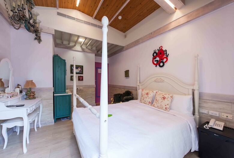 Liz Hotel
