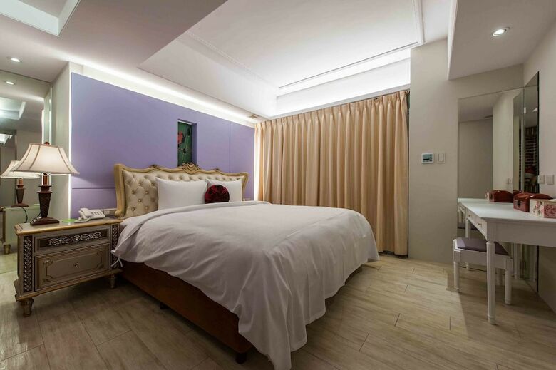 Liz Hotel