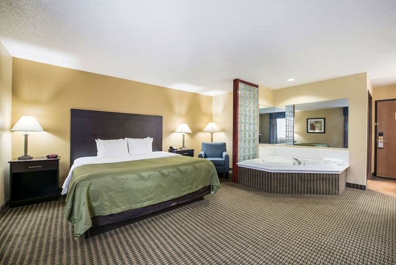 Hotel Quality Inn & Suites
