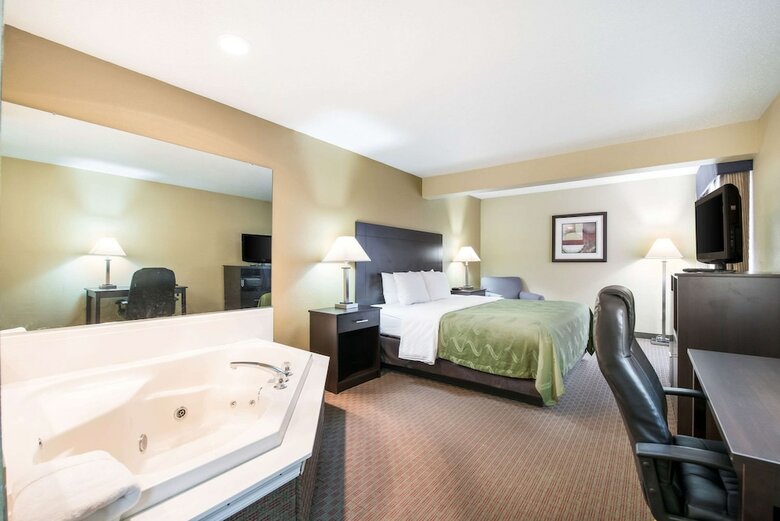 Hotel Quality Inn & Suites