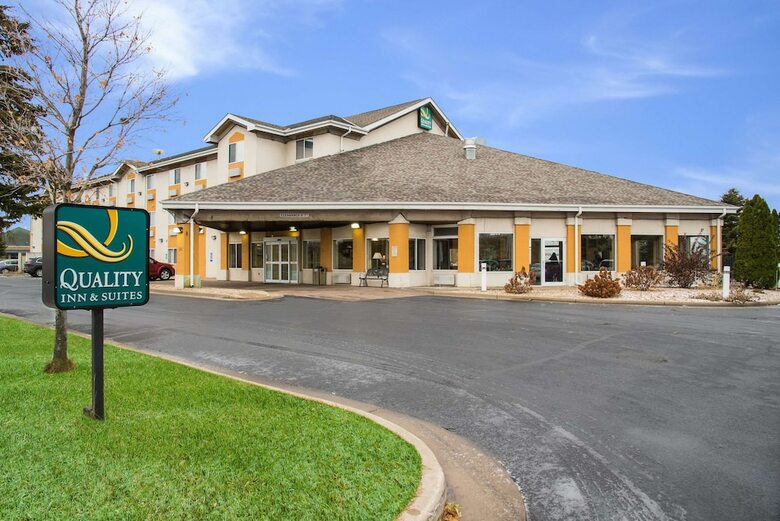 Hotel Quality Inn & Suites