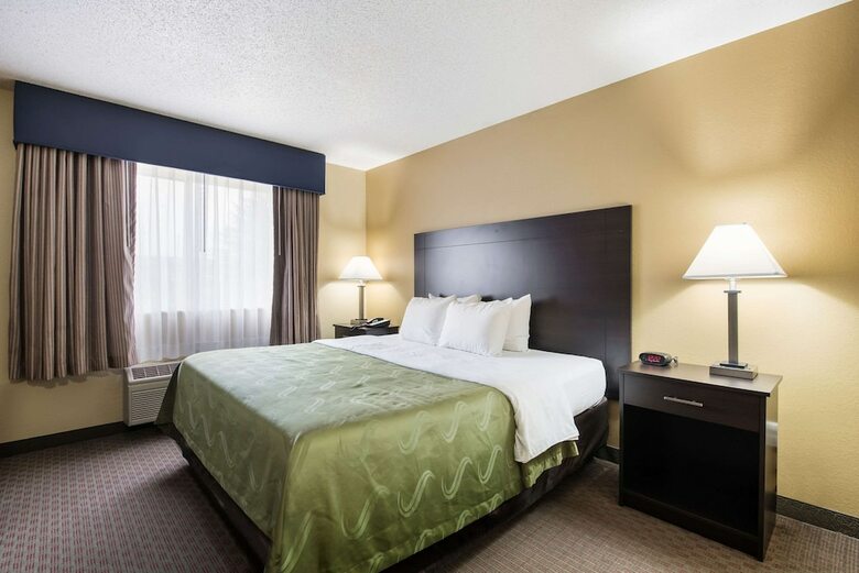 Hotel Quality Inn & Suites