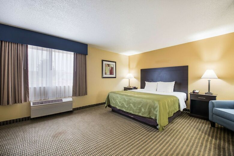 Hotel Quality Inn & Suites