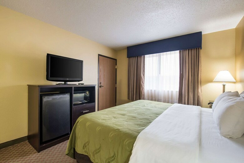 Hotel Quality Inn & Suites