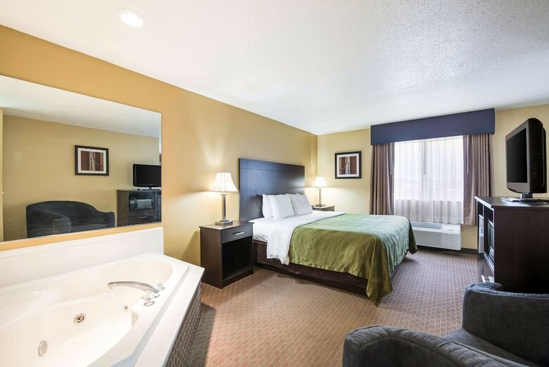 Hotel Quality Inn & Suites