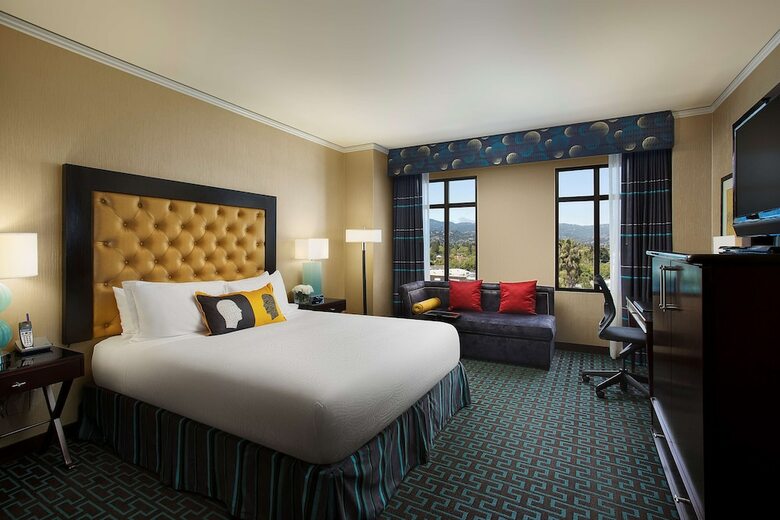 Juniper Hotel Cupertino, Curio Collection By Hilton