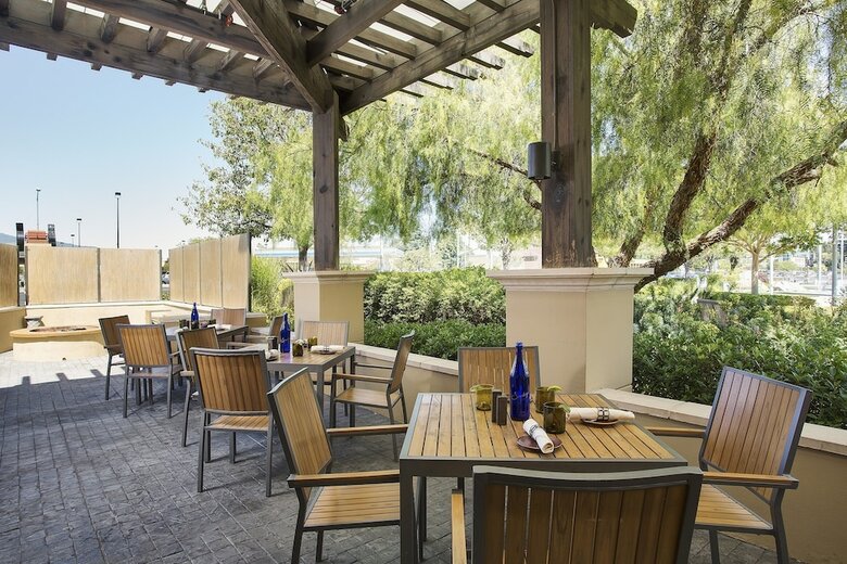 Juniper Hotel Cupertino, Curio Collection By Hilton