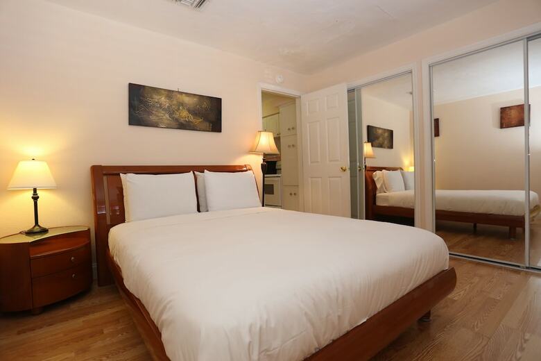 Hotel Lauderdale Villas, Suites By The Sea