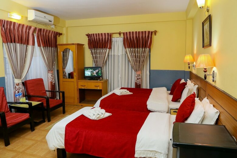 Hotel The Silver Oaks Inn