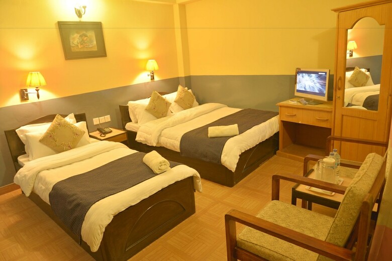 Hotel The Silver Oaks Inn