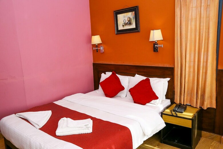 Hotel The Silver Oaks Inn
