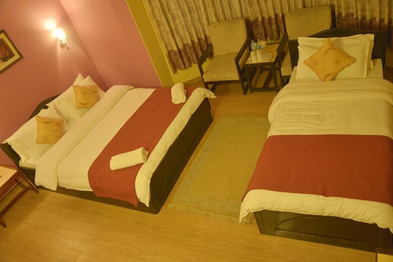 Hotel The Silver Oaks Inn
