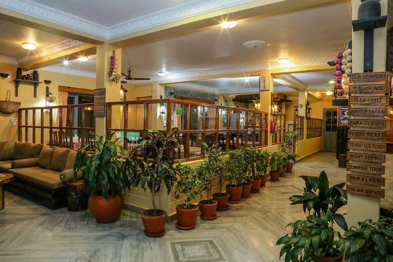 Hotel The Silver Oaks Inn