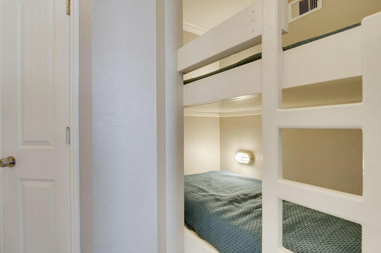 Seascape Deluxe Beach Condos By A B Sea Rentals