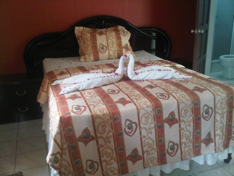 Hotel Treasure's Comfort Inn