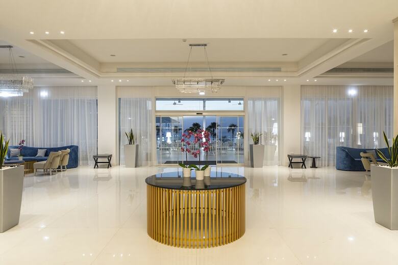 Constantinos The Great Beach Hotel
