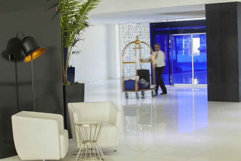 King Evelthon Beach Hotel & Resort