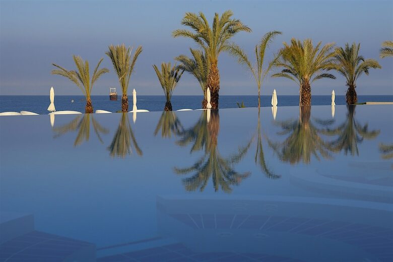 King Evelthon Beach Hotel & Resort