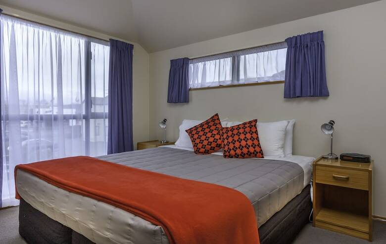 Deans Bush Motel
