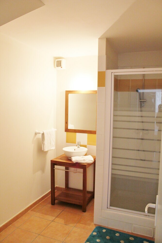 Residencia Courbaril Village