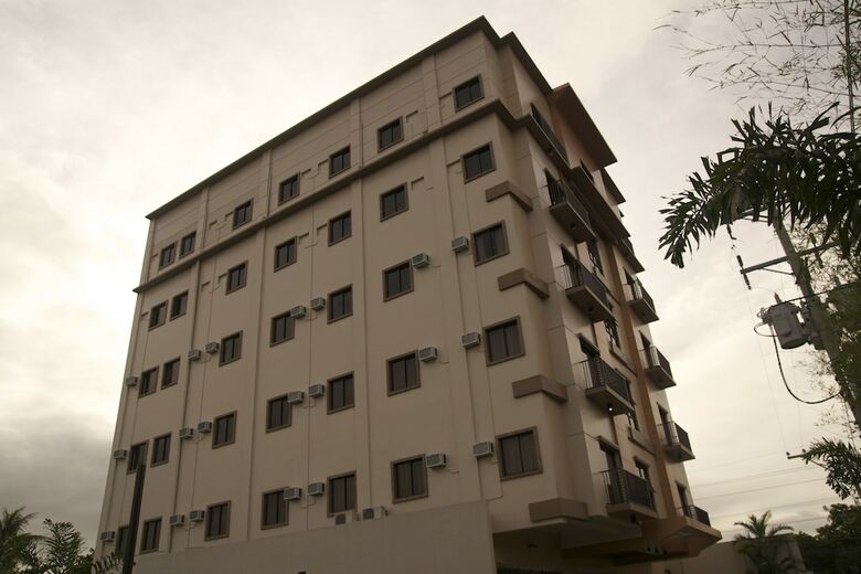 Main Hotel & Suites