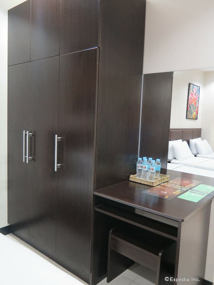 Main Hotel & Suites
