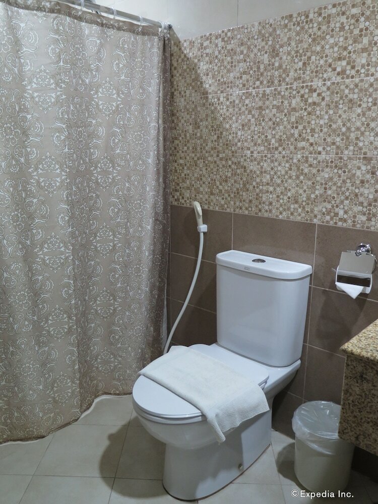 Main Hotel & Suites