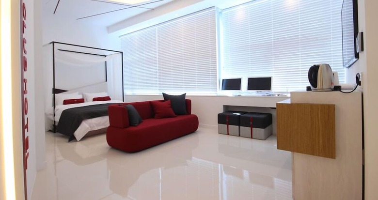 Club Hotel