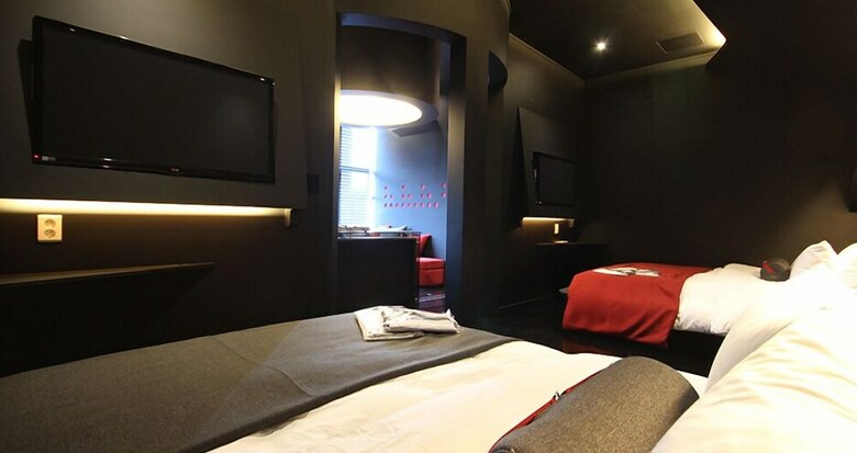 Club Hotel