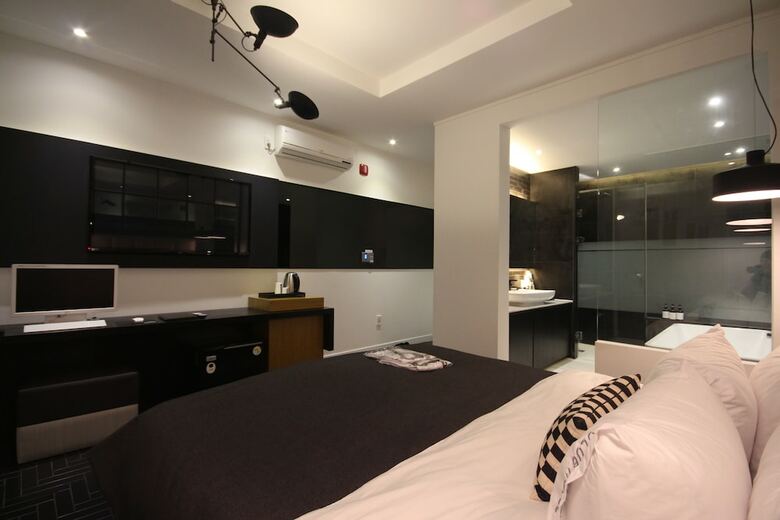 Club Hotel
