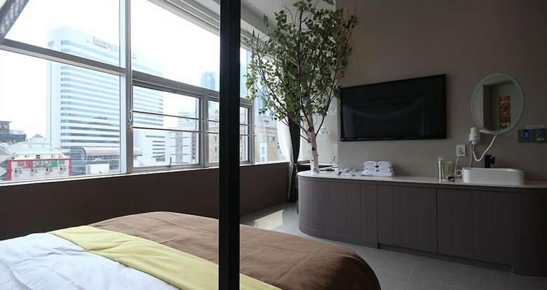 Club Hotel