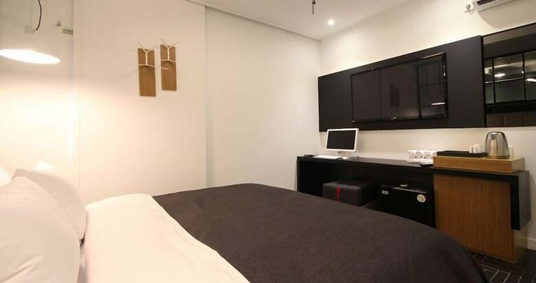 Club Hotel