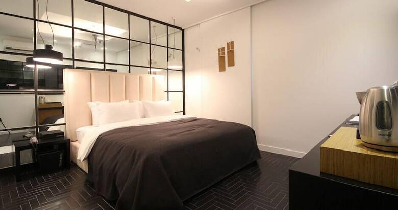 Club Hotel