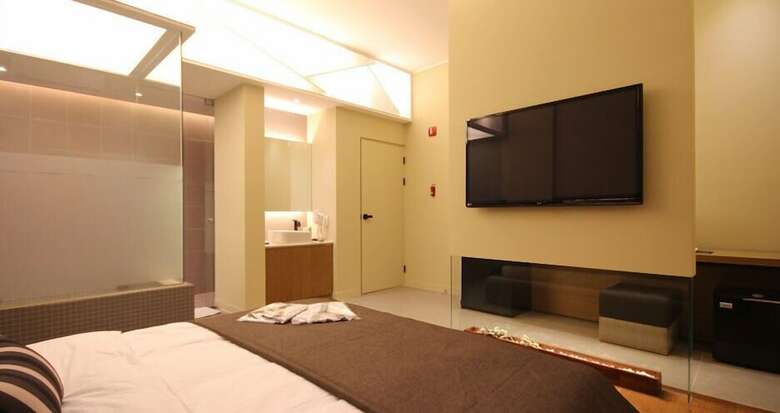 Club Hotel