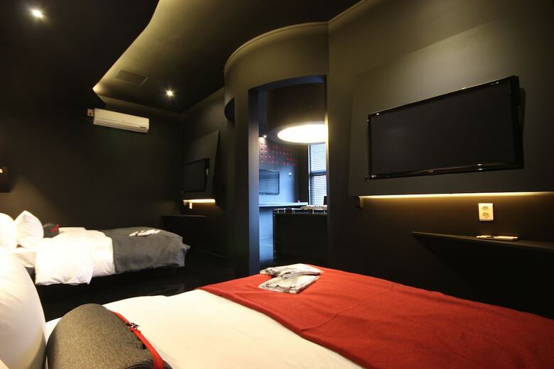 Club Hotel