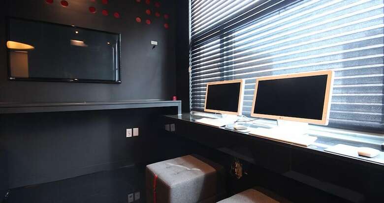 Club Hotel