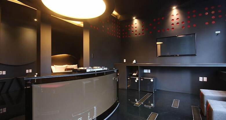 Club Hotel
